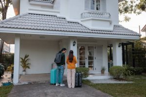 Homestays vs. Hotels: Why Travelers Prefer Homestays in 2025